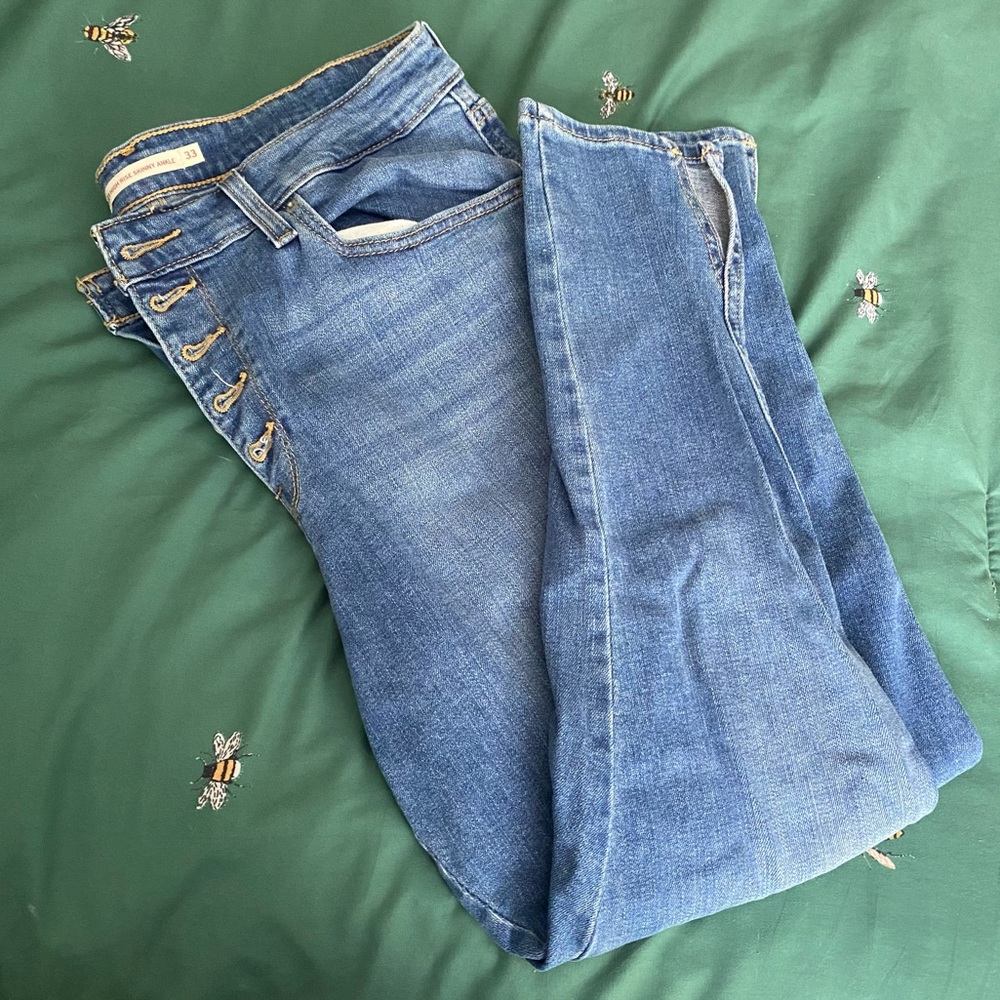 721 levi’s button fly high rise size 33
